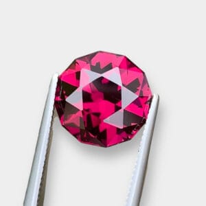 Flawless 5.23 CT Excellent Cut Natural Pink Umbalite Garnet from Tanzania.
