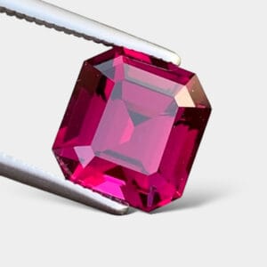 Flawless 3.85 CT Excellent Cut Natural Umbalite Garnet Gemstone from Tanzania.