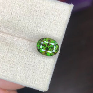 Chrome green sphene