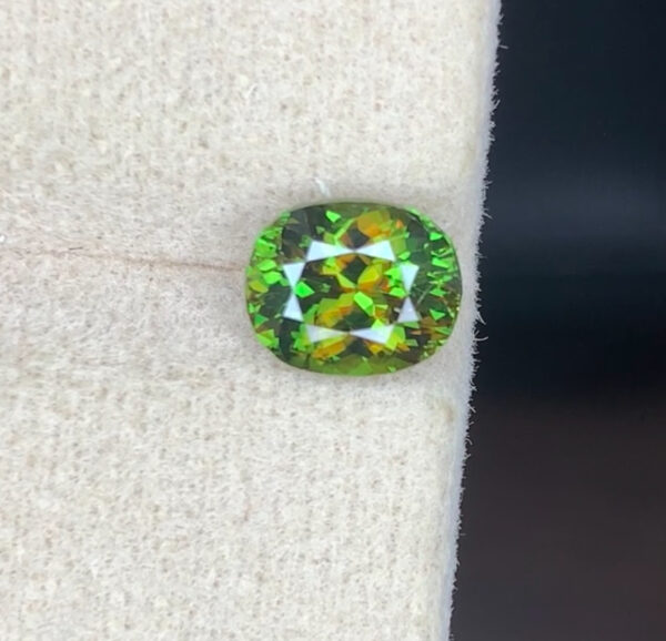 chrome green sphene