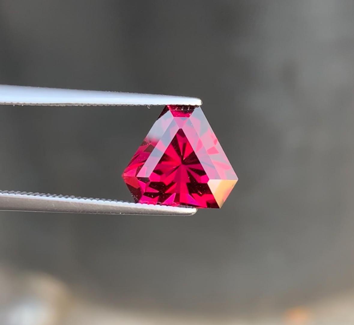 Flawless 4.91 CT Excellent Trillion Cut Natural Umbalite Garnet from ...